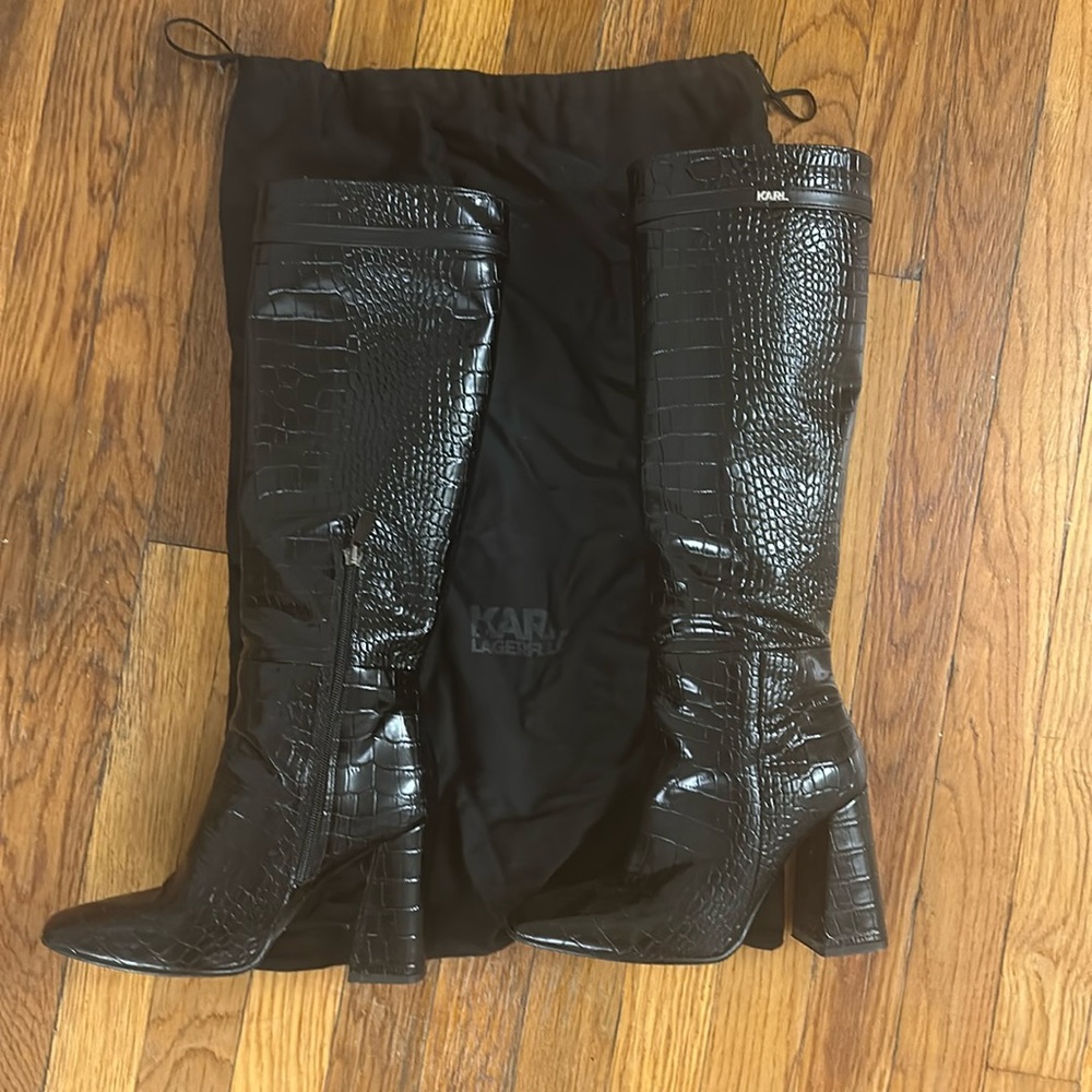 Beautiful High-Top Black Boots